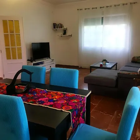 Con Jardin, Piscina Privada Y Parking Holiday home